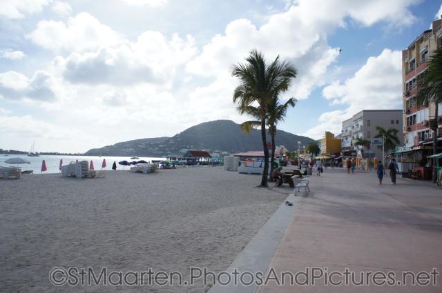 Beach and walkway in Philipsburg St Maarten.jpg