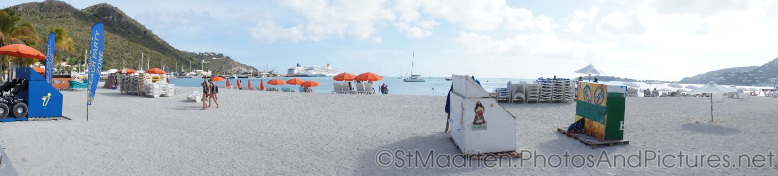 Panoramic photo of beach in Philipsburg St Maarten.jpg
