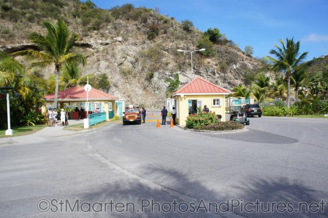 St Maarten cruise port terminal exit area.jpg
