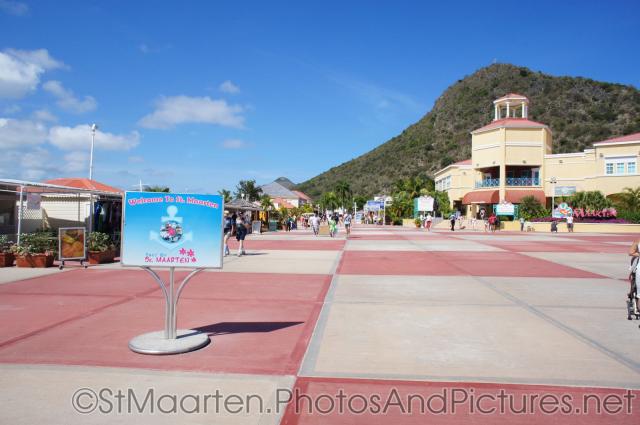 St Maarten cruise terminal plaza.jpg
