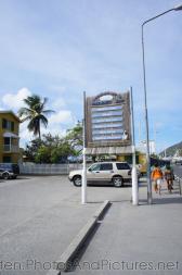 Dock Maart n Direct RY in St Maarten.jpg