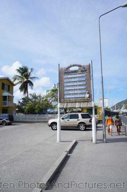 Dock Maart n Direct RY in St Maarten.jpg