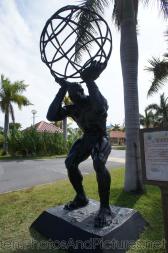 The Giant Protector statue in St Maarten.jpg