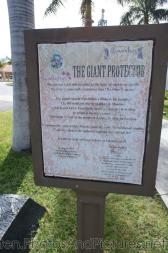 The Giant Protector plaque in St Maarten.jpg
