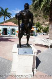 Pieter Stuyvesant statue in St Maarten.jpg