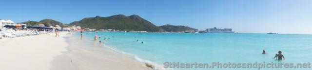 Panoramic photo of beach at Philipsburg St Maarten.jpg
