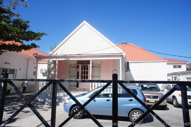White and pink house of Oranje School in Philipsburg St Maarten.jpg