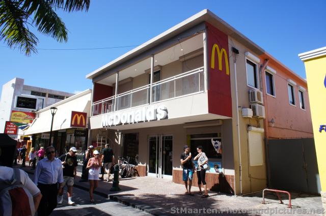 McDonalds in Philipsburg St Maarten.jpg