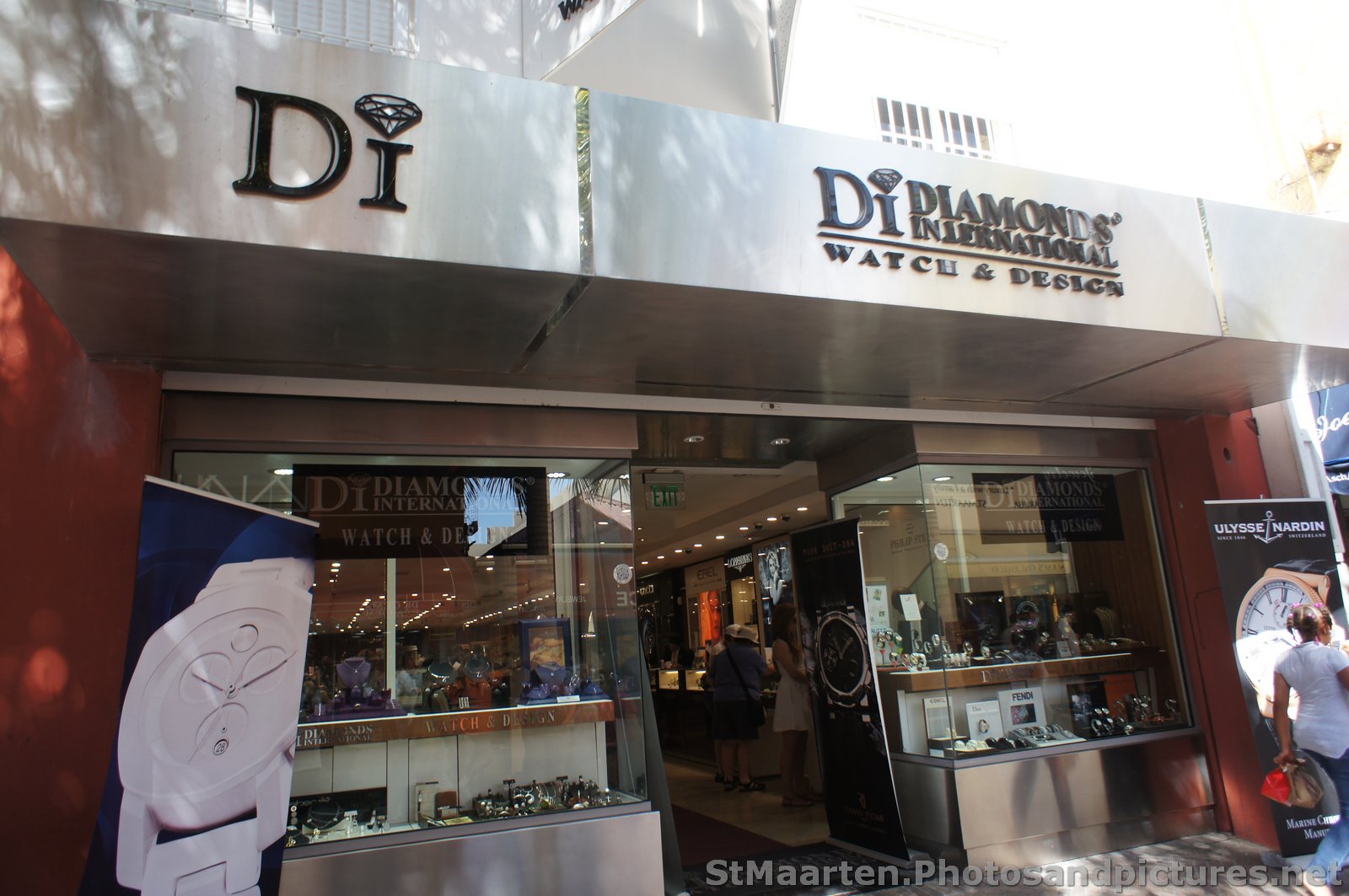 Diamonds International at Philipsburg St Maarten.jpg
