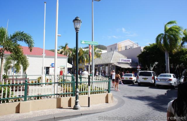Wilhelminastraat Street in Philipsburg St Maarten.jpg
