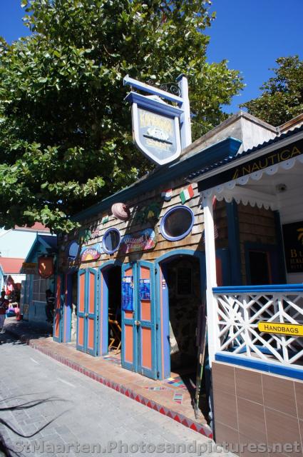 Kangaroo Court Philipsburg St Maarten.jpg