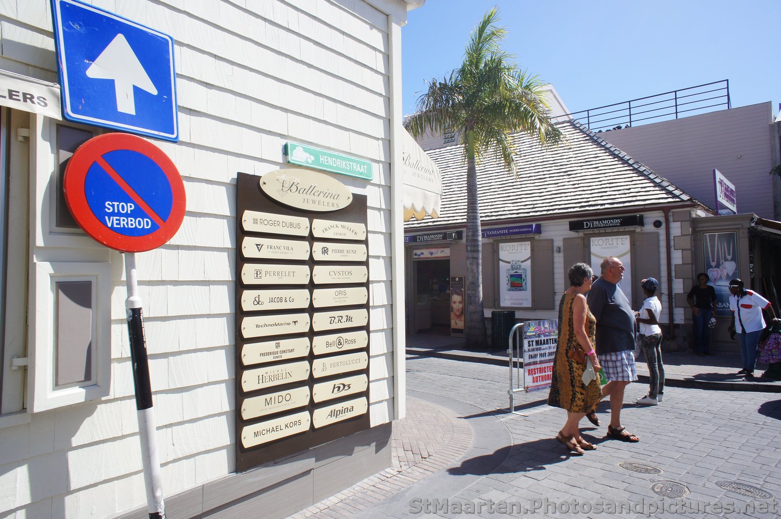 Hendrikstraat street in Philipsburg St Maarten.jpg
