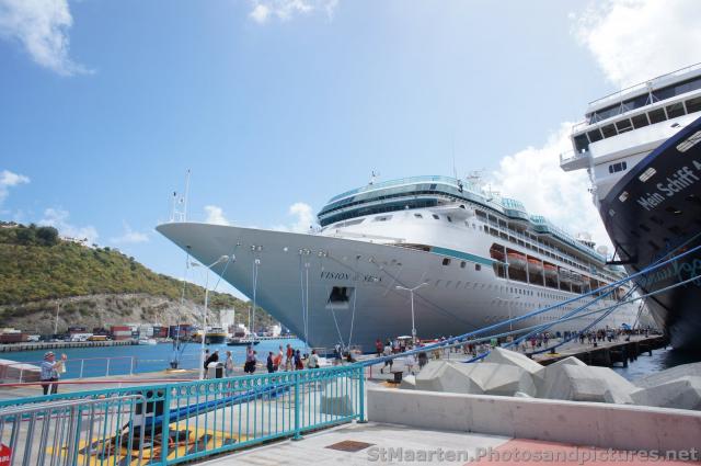 RCL Vision of the Seas docked at St Maarten.jpg
