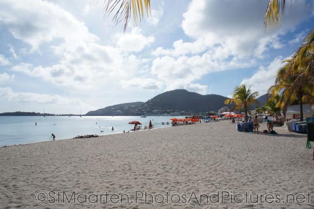 Beach and hills of Philipsburg St Maarten.jpg